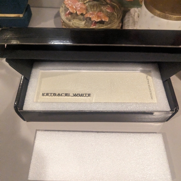 Limited edition Ketracel White multy use palette - Picture 3 of 10